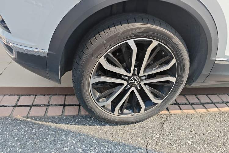 Used Volkswagen T-ROC 2022 280TSI DSG Two-Wheel Drive Elite PLUS Exterior 5