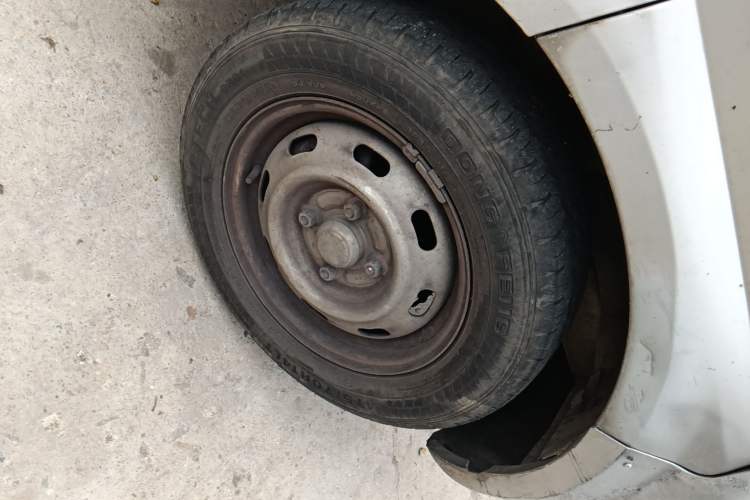 Used BAIC Weiwang 306 2013 1.2L Value Edition Basic CNG 7-seater A12 China IV
