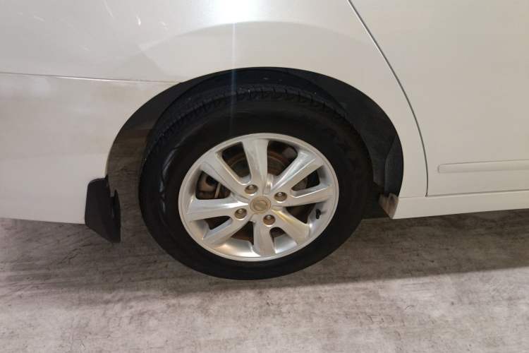 Used Nissan Sylphy 2016 Classic 1.6XE Manual Comfort Edition Right Rear Wheel Hub