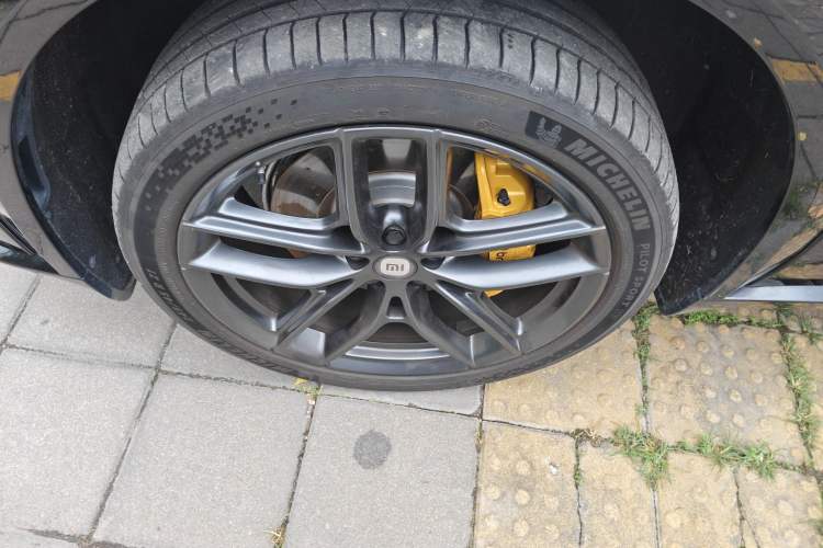 Used Xiaomi Auto YU7 2025 Ultra-Long Range High-Performance All-Wheel-Drive Max Edition Exterior 4