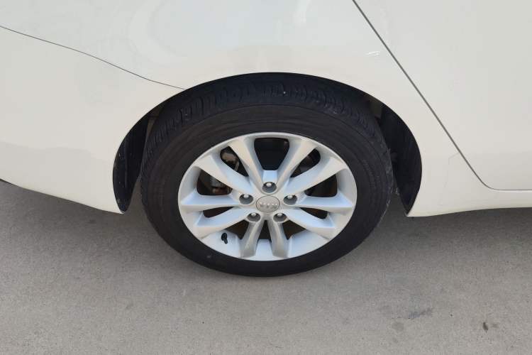 Used Kia K3 2016 1.6L Automatic GL Right Rear Wheel Hub