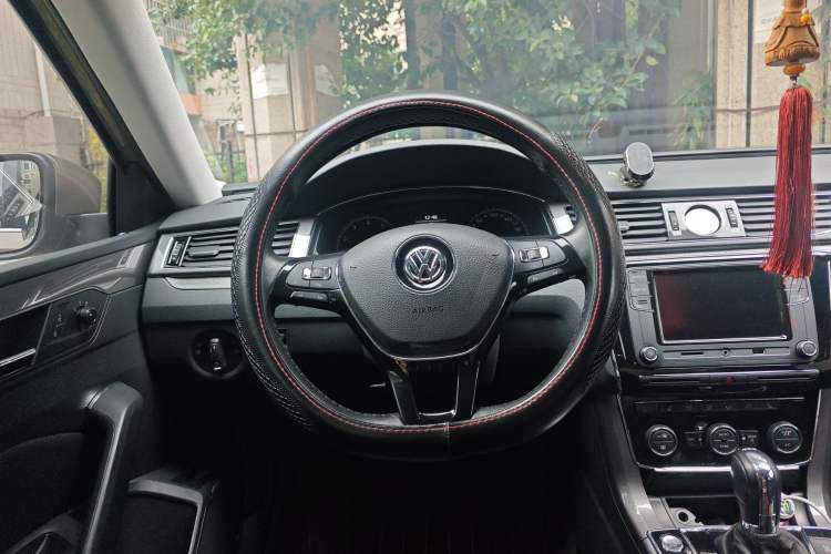 Used Volkswagen Passat 2017 330TSI DSG Luxury Edition
