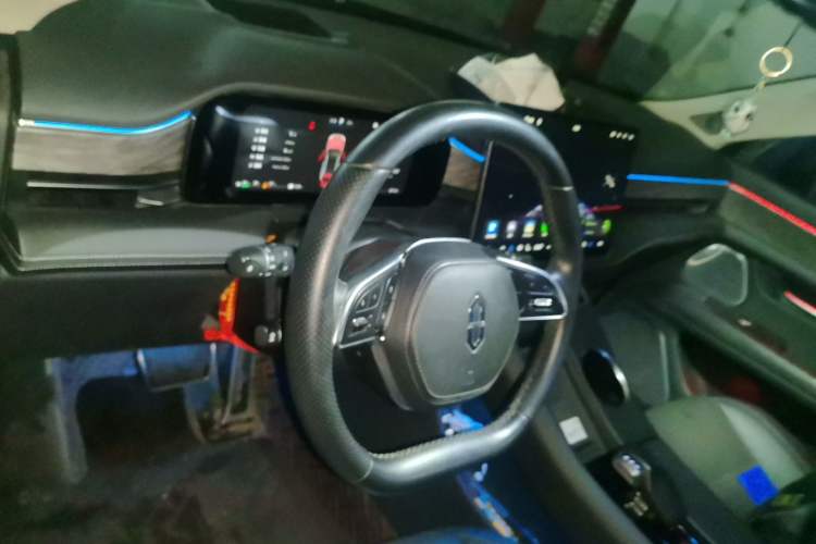 Used Hima AITO M5 2022 Extended-Range Four-Wheel Drive Performance Version
