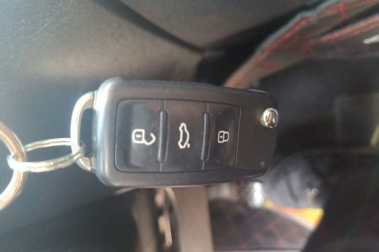Used Volkswagen Jetta 2015 1.6L Manual Comfort Model
