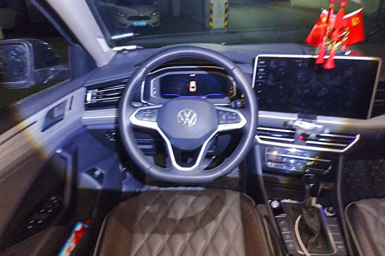 Used Volkswagen Sagitar 2024 300TSI DSG Excellence Edition Steering Wheel