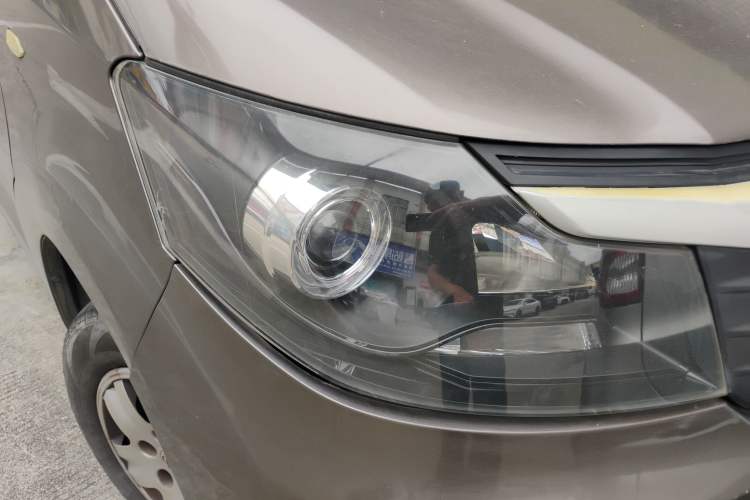 Used CHANGAN KAICHENG Ruixing M70 2018 1.5L Comfort Model Flat-Top Hatchback DAM15DL Right Front Headlight