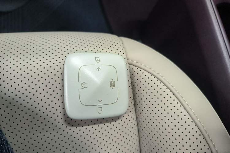 Used Zeekr X 2025 Four-Seater Rear-Drive Cube Version
