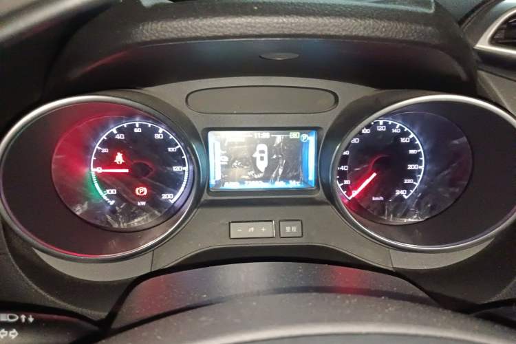 Used BYD Yuan New Energy 2018 EV360 Smart Connected Cool Model