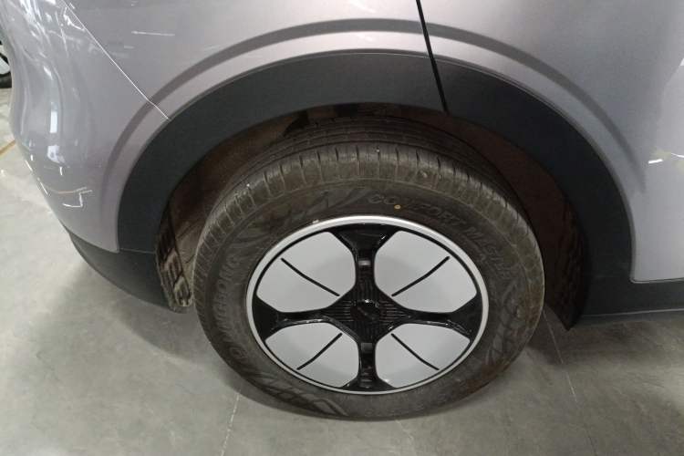 Used Geely Galaxy Geome 2025 310km Youth Edition Right Rear Wheel Hub