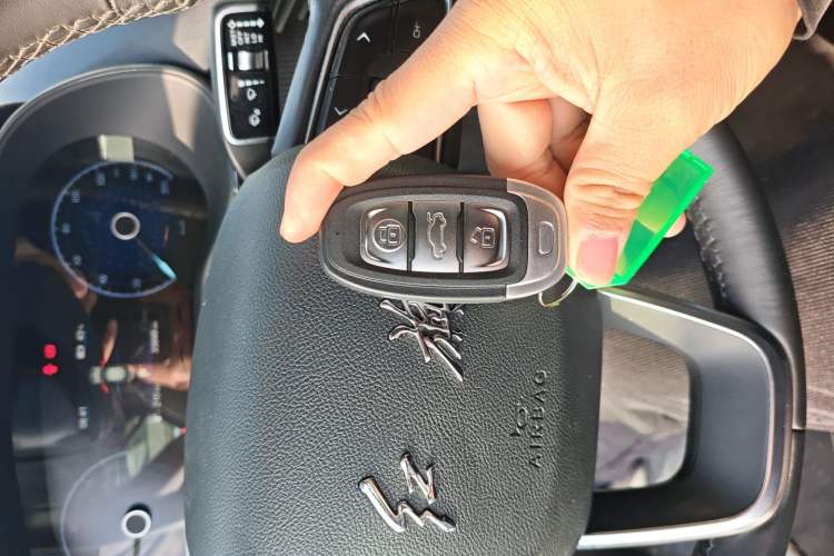 Used Hongqi E-QM5 2022 431 km Charge & Enjoy Edition