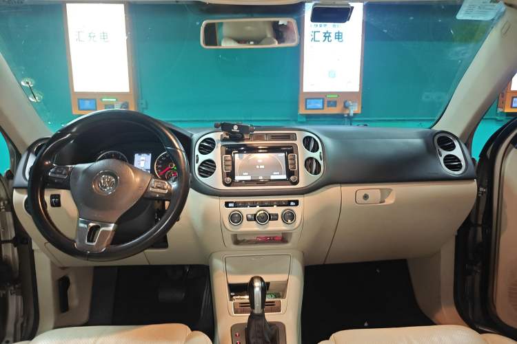 Used Volkswagen Tiguan 2013 1.8TSI Automatic Two-Wheel Drive Luxury Model Headliner