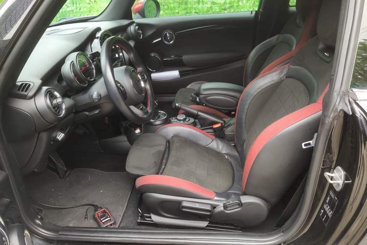 Used MINI JCW 2018 2.0T JOHN COOPER WORKS Left Front Seat
