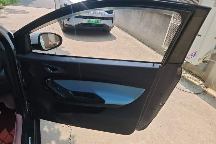 Used Chery New Energy Little Ant 2022 Sweet Pink Edition Half-Sugar Version Lithium Iron Phosphate 30 kW 301 km