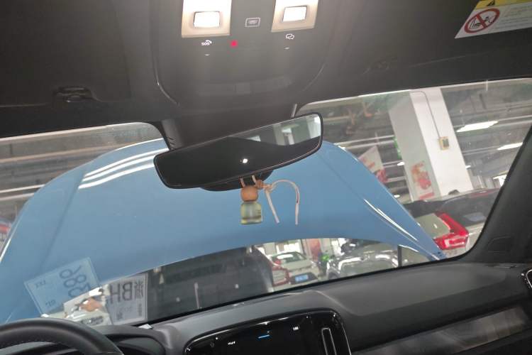 Used Volvo C40 2024 Long-Range PRO Version
