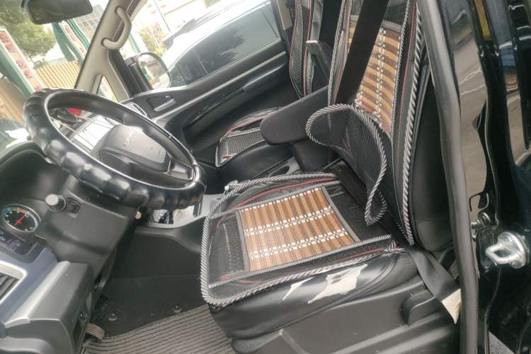 Used FORTHING Lingzhi M5 2022 Standard Version Base Model 7 Seats