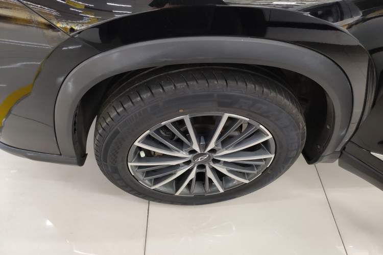 Used Chery Tiggo 8 PRO 2024 Champion Edition 290T Two-Wheel Drive Shining Version 5 Seats Left Front Wheel Hub