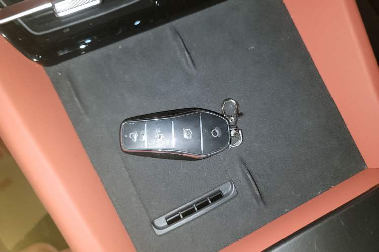 Used BYD Tang L 2025 DM 215KM LiDAR Flagship Model