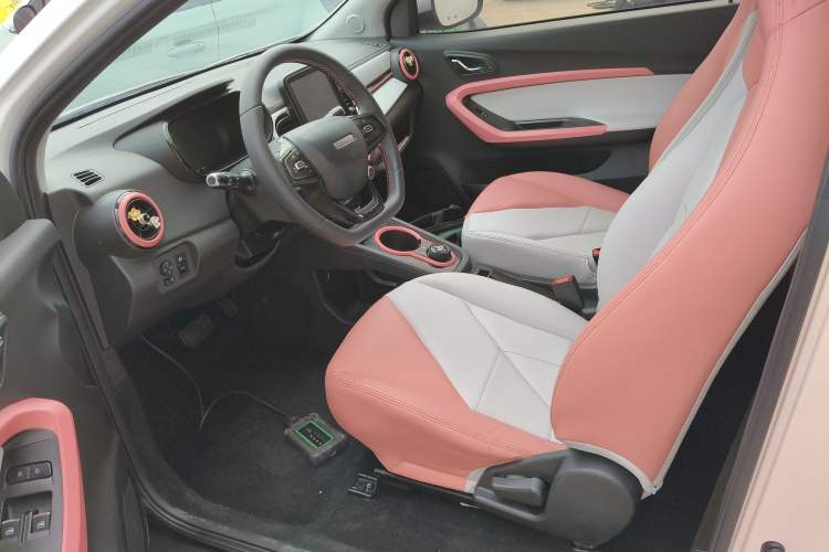 Used Chery Little Ant 2022 Revised Version Sweet Pink Edition Half-Sugar Version Lithium Iron Phosphate 30.7 kWh 30 kW 301 km
