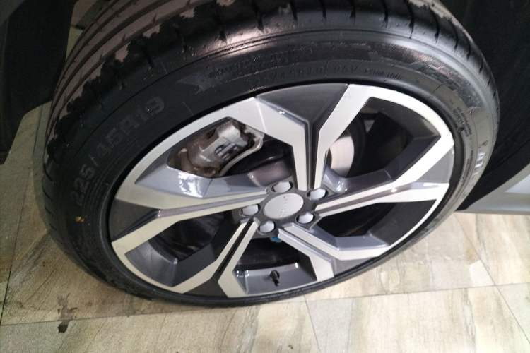 Used Lynk & Co 06 2023 Remix 1.5T Dynamic Halo Right Rear Wheel Hub