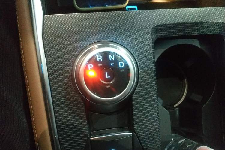 Used Ford Explorer 2023 EcoBoost 285 Four-Wheel Drive Titanium Edition 6 Seats