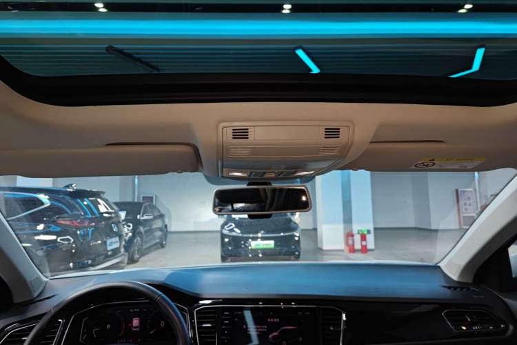 Used Volkswagen T-ROC 2021 280TSI DSG Two-Wheel Drive Comfort Connect Edition
