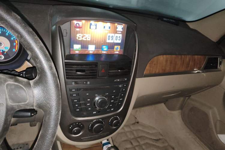 Used Buick Excelle 2015 1.5L Automatic Classic Model Audio And AC Panel