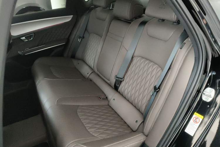 Used BYD Han 2024 DM-i Glory Edition 121KM Prestige Model
