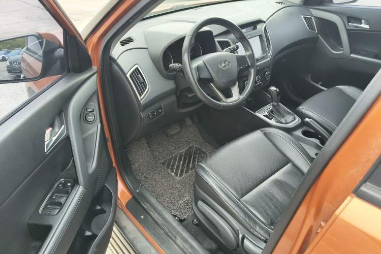 Used Hyundai ix25 2015 1.6L Automatic Two-Wheel Drive Smart GLS Trim Driver Seat