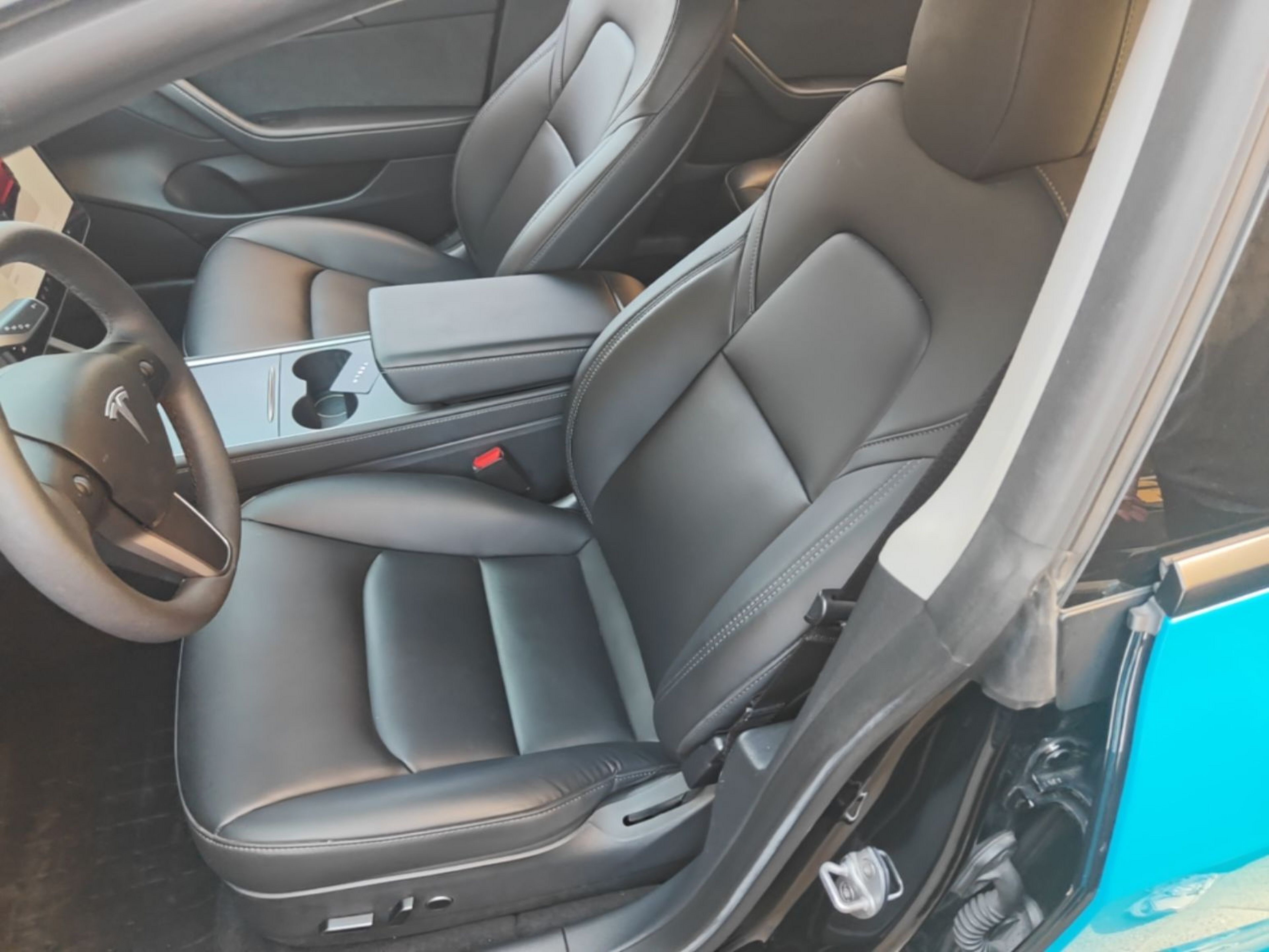 Vordere Reihe im Auto