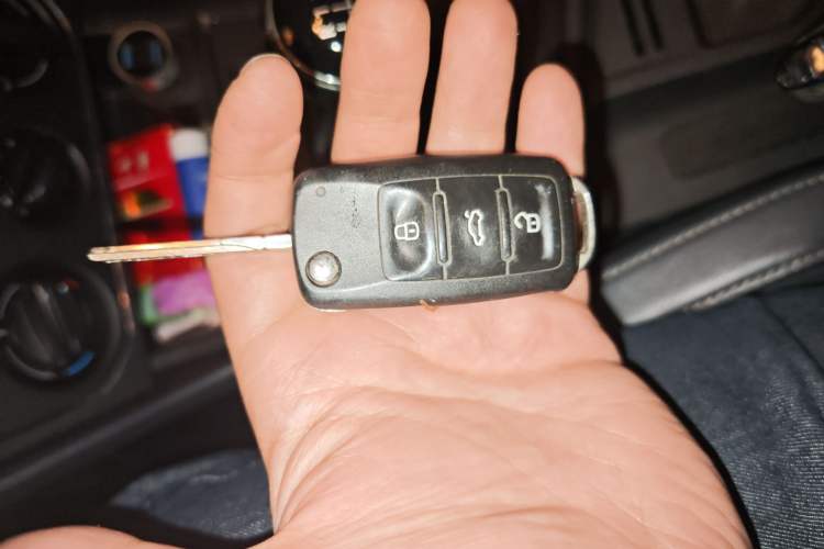 Used Volkswagen Lavida 2015 1.6L Manual Comfort Edition Vehicle Key