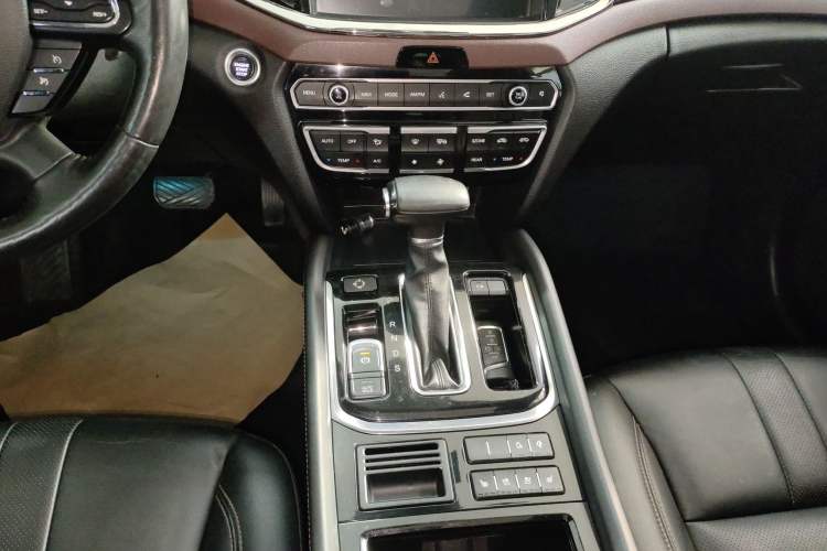 Used GAC Trumpchi GS8 2017 320T Two-Wheel Drive Luxury Smart Connectivity Version (7 Seats)