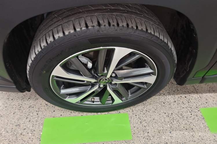 Used Toyota FRONTLANDER 2022 2.0L CVT Luxury PLUS Edition
