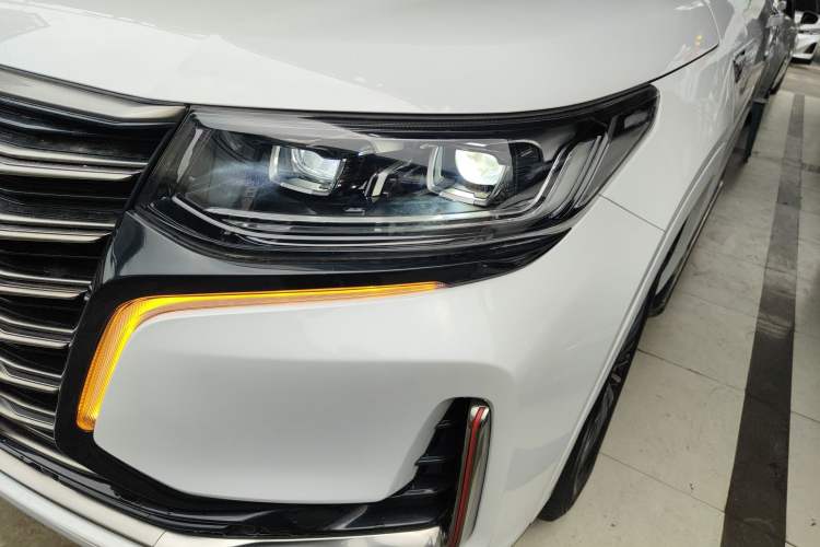 Used CHANGAN CS95 2021 2.0T Four-Wheel Drive Luxury Version
