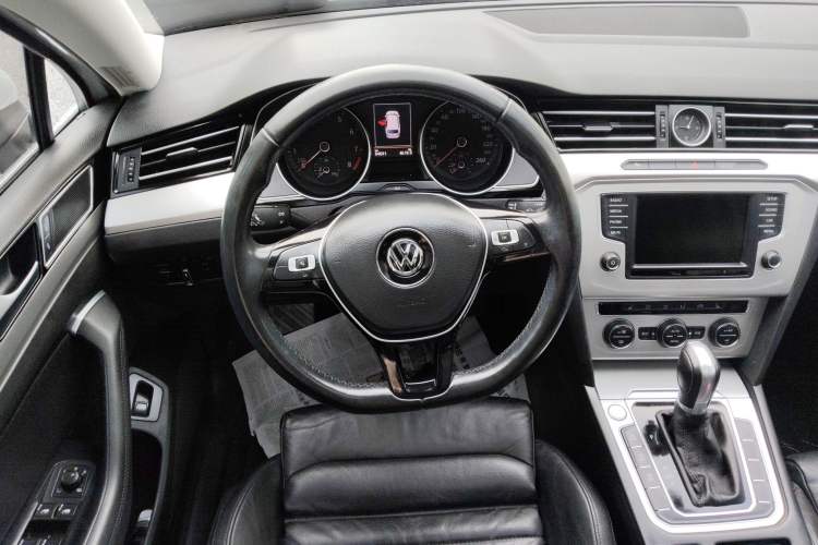 Used Volkswagen Variant 2017 380TSI Two-Wheel Drive Comfort Edition
