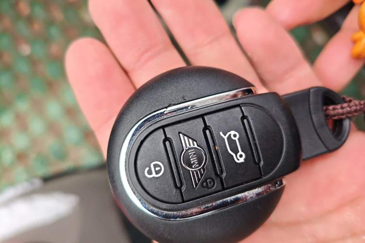 Used MINI MINI 2023 Updated 2.0T COOPER S Artist