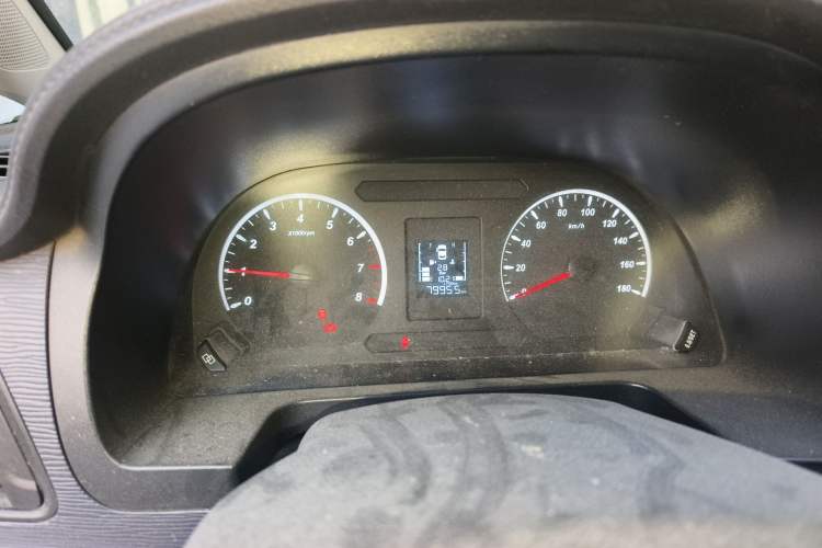 Used FORTHING Lingzhi 2022 M5L 1.6L Utility Model 7 Seats
