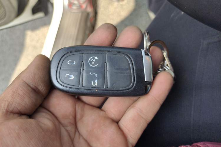 Used Jeep Cherokee 2016 2.4L Superior Edition Vehicle Key