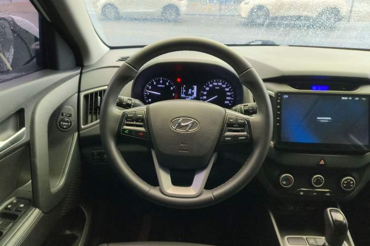 Used Hyundai ix25 2015 1.6L Automatic Two-Wheel Drive Smart GLS Trim Steering Wheel