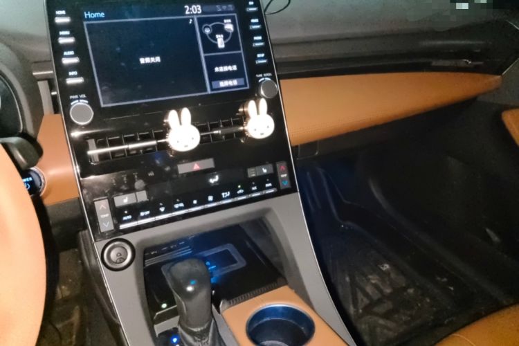 Used Toyota Avalon 2019 Dual-Engine 2.5L XLE Prestige Version China VI Standard Audio And AC Panel