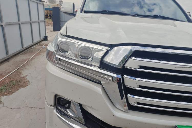 Used Toyota Land Cruiser 2012 4.6L V8 Middle East Version
