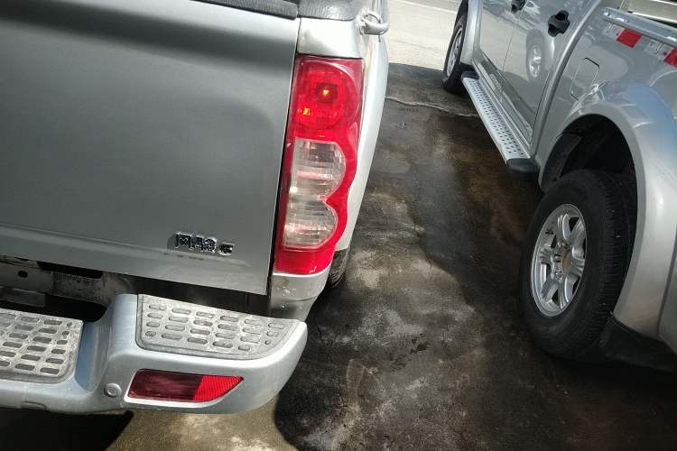 Used Great Wall Wingle 5 2017 2.0T European-Style Diesel Two-Wheel-Drive Elite Version with Large Double Cab – GW4D20B