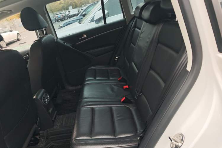 Used Volkswagen Tiguan 2015 1.8TSI Automatic Two-Wheel Drive Luxury Model Left Rear Seat