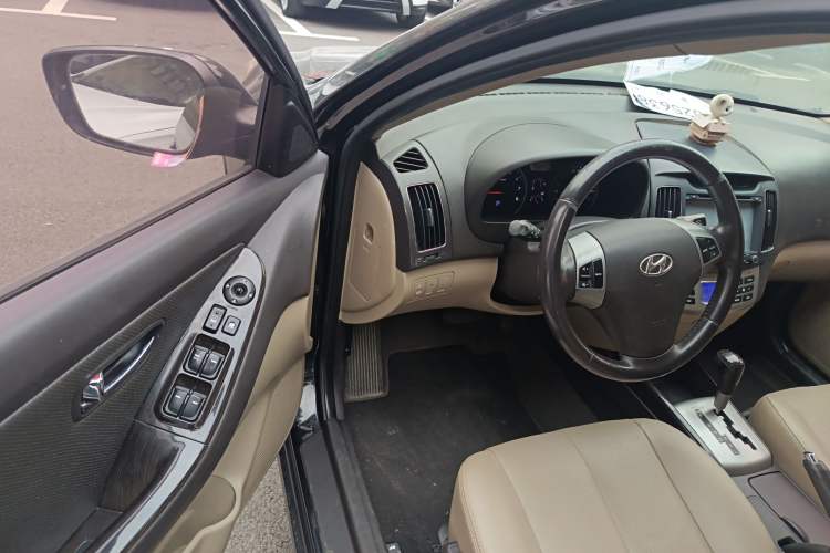 Used Hyundai Celesta 2015 1.6L Automatic Luxury Model
