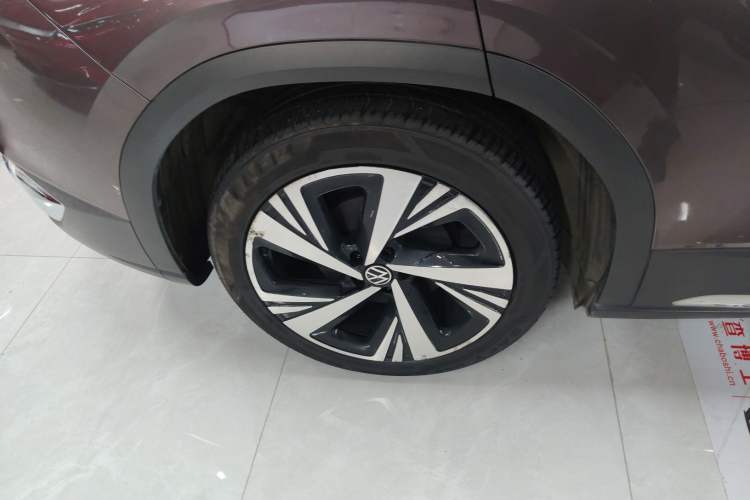 Used Volkswagen ID.6 CROZZ 2021 Long-Range PRO Edition Right Rear Wheel Hub