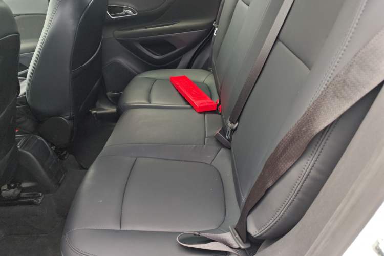 Used Buick Encore 2015 1.4T Automatic Two-Wheel Drive Urban Elite Version Left Rear Seat