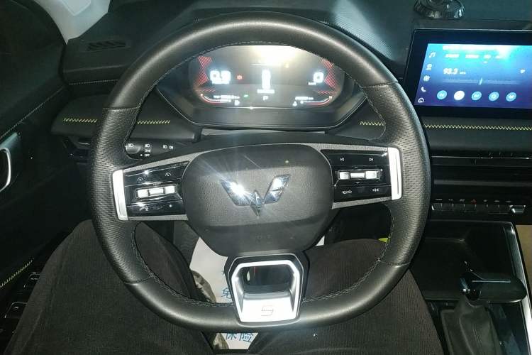 Used Wuling Alvez 2022 1.5T CVT Trendy & Cool Edition
