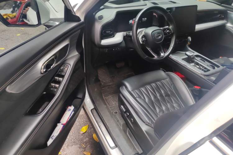 Used GAC Trumpchi GS8 2022 Dual-Engine Series 2.0TM Two-Wheel Drive Prestige Edition (7 Seats) Driver Seat