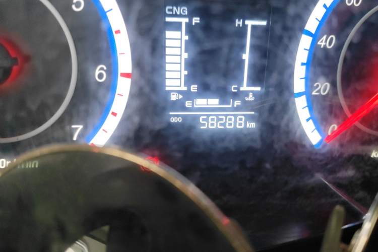 Used CHANGAN KAICHENG Ruixing M60 2023 1.6L CNG Comfort-Grade 6-Seater Passenger Vehicle Odometer Close Up