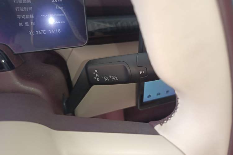 Used Zeekr X 2023 Rear-Drive YOU Edition 4 Seats Gear Lever