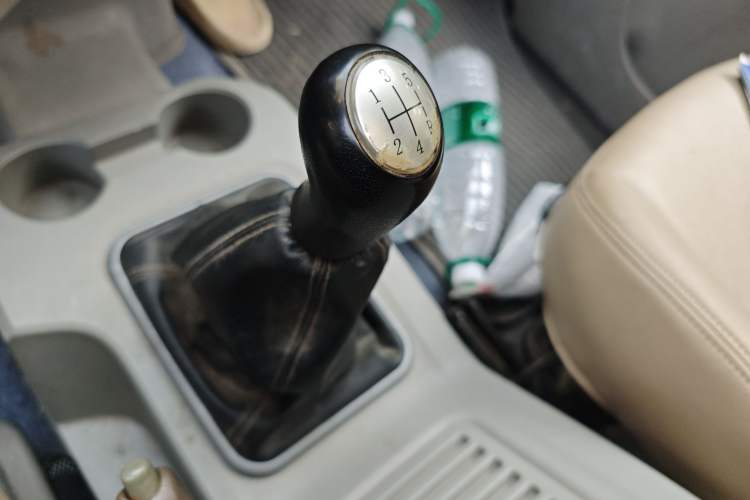 Used FORTHING Lingzhi 2013 M3 1.6L 7-Seater Luxury Model
